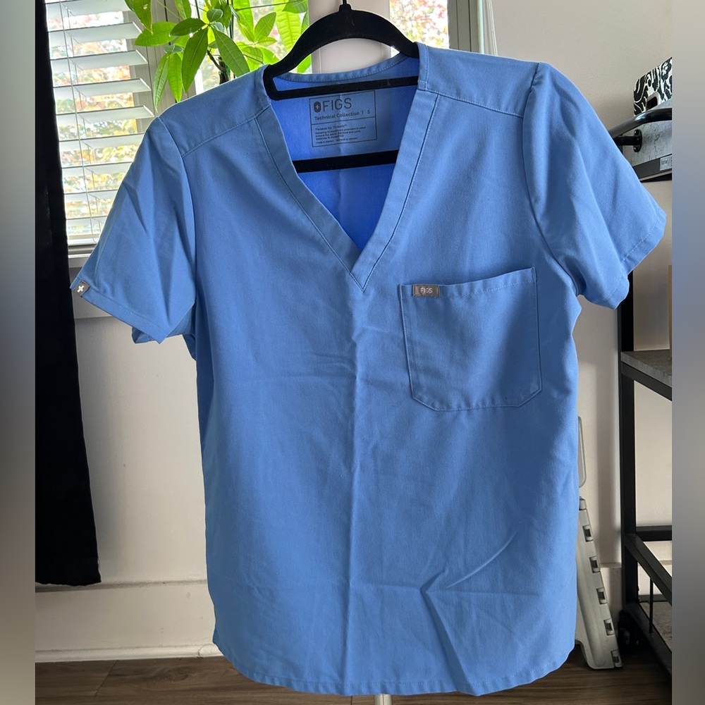 Like New Fig Scrubs – Women’s Size Small | Perfect for Work or Play!